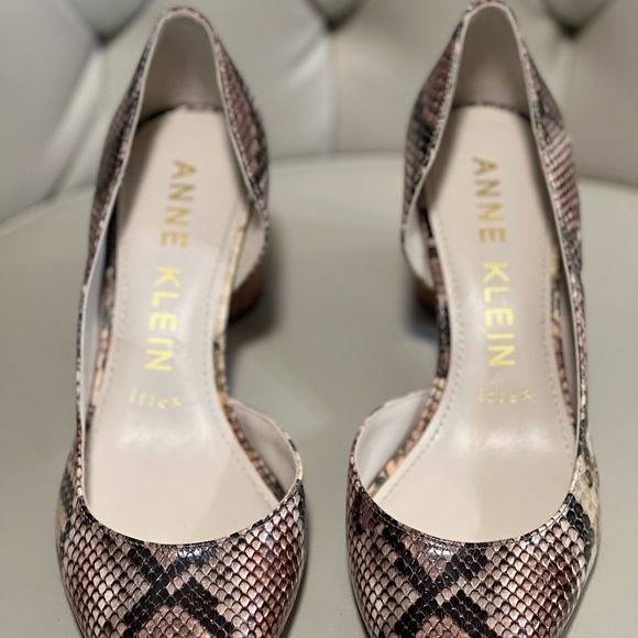 Anne Klein iFlex Snakeskin Pumps - Picture 3 of 4